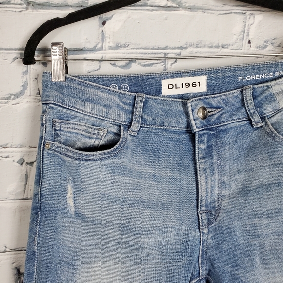 DL1961 Florence Cropped Skinny Jeans in Clifton - Picture 4 of 9